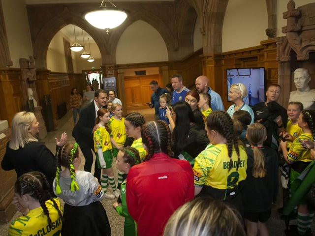 Ireland and Man United legend John O'Shea poses for photographs inside the Guildhall.
