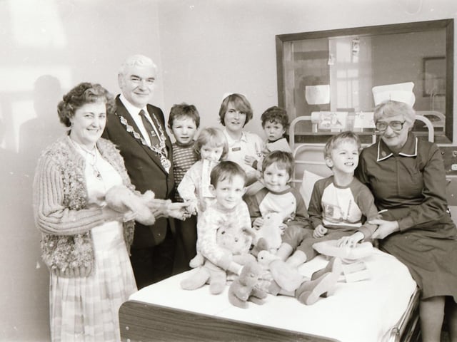 Mayor and Mayoress visit to Children's Ward Altnagelvin on Christmas Day.