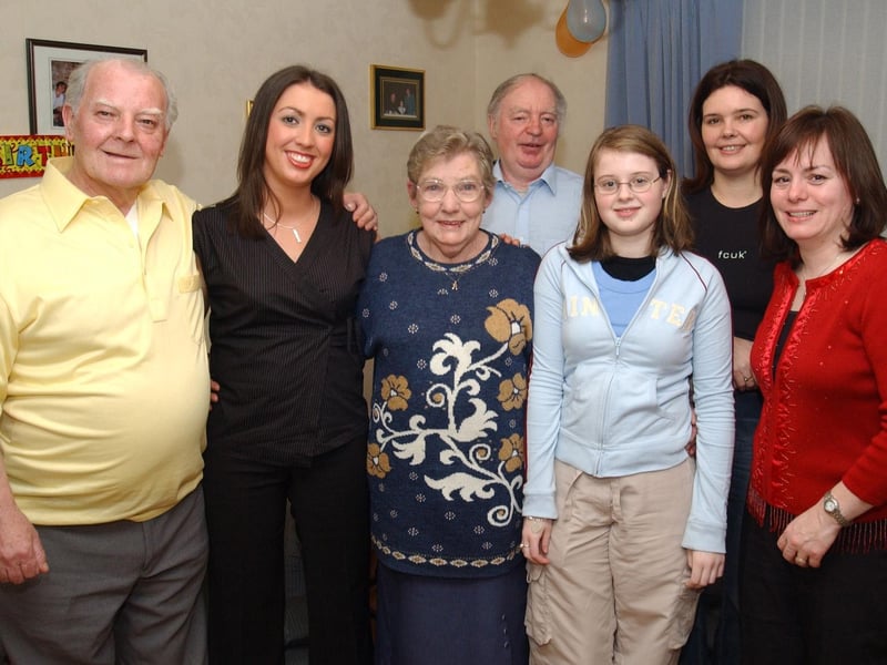 Cairen McPhilips with her family members who celebrated her 21st birthay. Included are, her granny Rita McPhilips, Don and Brian O Reilly her uncles Catherina Quigley her Godmother and Sharon and Clare McClafferty her counsins.   