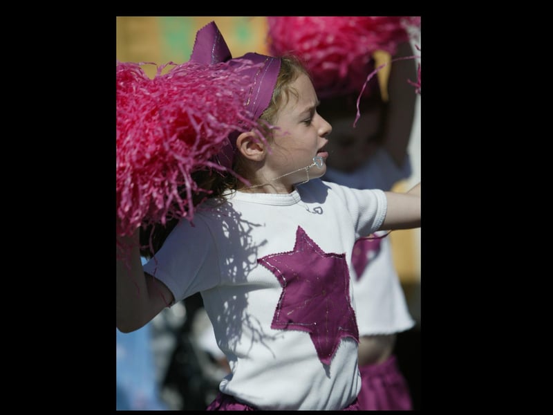 Majorette Rebecca Kirk.  (2608JB40)