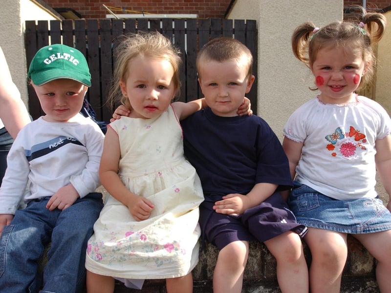 Derry youngsters enjoying summer in August 2003