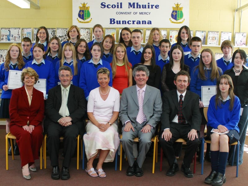 Scoil Mhuire senior prizewinners for best results in junior and Senior cert pictured with guests at the school's prizegiving ceremony in 2004.  (2805JB32)