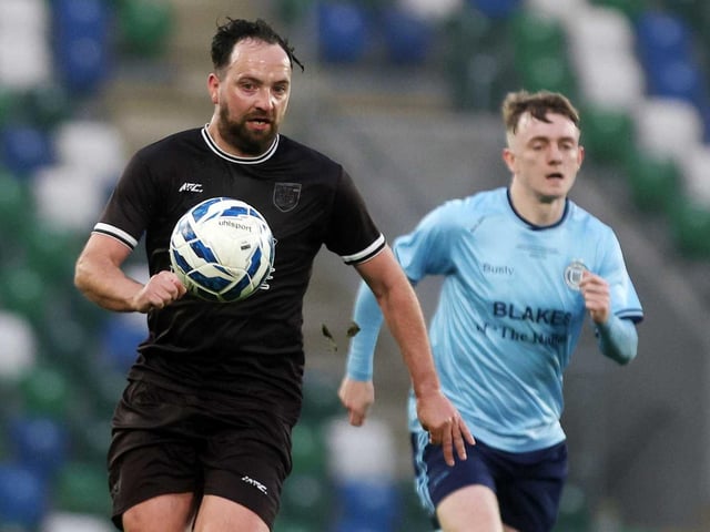 Eyes on the ball during Friday's fonaCAB Craig Stanfield Irish Junior Cup final at Windsor Park. (Photo: IFA)