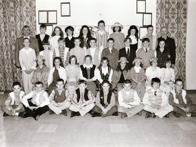 Confirmations from St Eugene's P.S, Nazareth House P.S and St Anne's P.S in 1995.