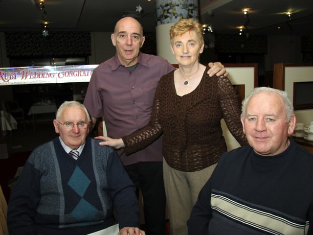 Patrick Gallagher,Liam Gallagher,Joe Whorskey,and Lily Whorskey. 0006/JML : Parties across Derry in January 2006.