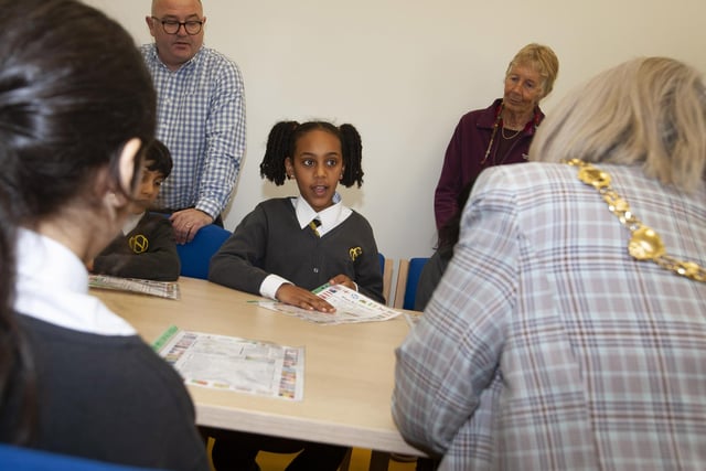 Primary 6 pupil Maame explains some of her traditions and cultures to the Mayor during her visit to Model PS this week.