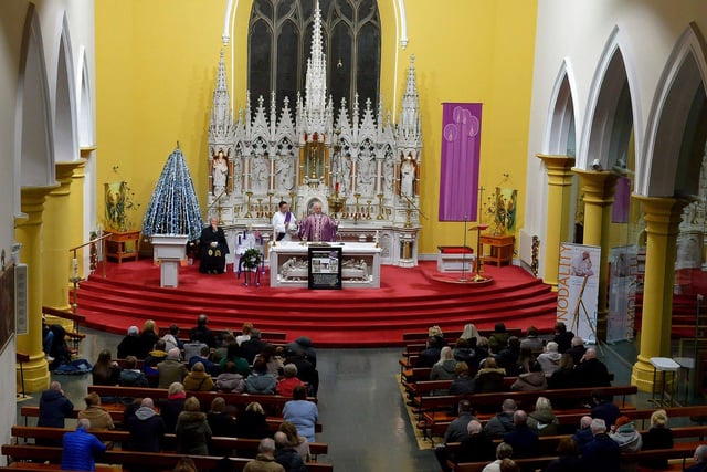 The Reverend Dr David Latimer spoke at a Mass celebrated by Fr Michael Caney PP, in St Columba’s Church Chapel Road on Tuesday evening, remembering those murdered in Annie’s Bar on the 20 December 1972. Photo: George Sweeney. DER2251GS – 09