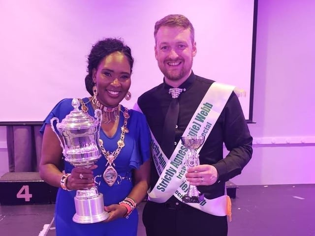 Mayor Lilian with the winner of the public vote, Richard Rosborough.