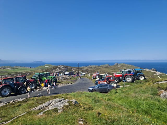Tractors at Banba's Crown.