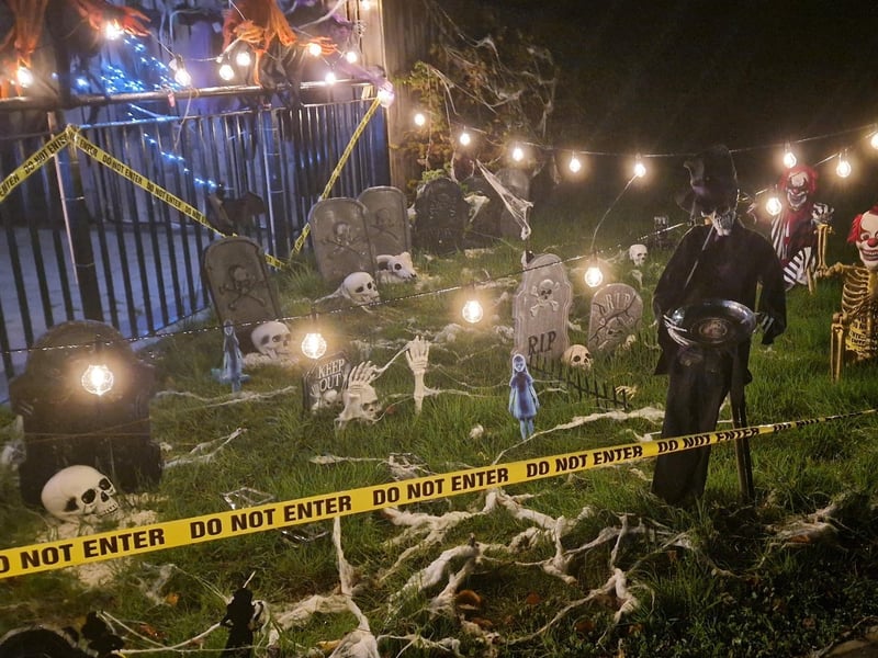 The brilliant Halloween decorations at Ivy Mead Hillocks are drawing crowds and encouraging donations to support the Northlands Addiction Centre.