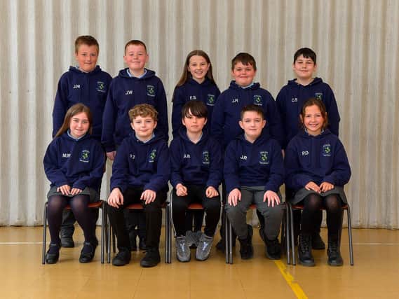 Mrs Simpson’s P7 leavers class at Ashlea Primary School.  Photo: George Sweeney.  DER2321GS – 91  