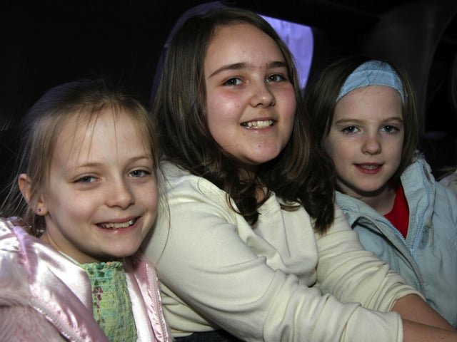 Eleanor, Orla and Fiona smile for the camera at Orla's Birthday Party0012JML : Parties and celebrations March 2006: Orla Trainor.