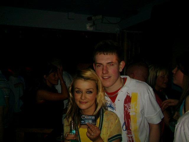 Exif-JPEG-422 : Out Last Night pictures in Derry bars in May 2005.