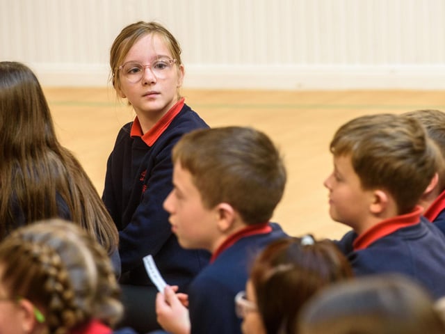 The Mayor, Councillor Sandra Duffy paid a visit to St Oliver Plunkett PS in Strathfoyle as part of Derry City and Strabane District Council’s  Local Democracy Week where she was joined by Councillor Rachal Ferguson and pupils from Primary 7. Following a series of questions and answers the children all tried the Mayoral Chain on. Picture Martin McKeown. 23.11.2:.