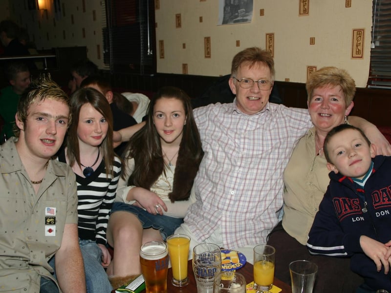 Stuart with Keeva, Aoife, Uncle Jim, Auntie Shelia and Michael enjoying the party. 2129/dd : .