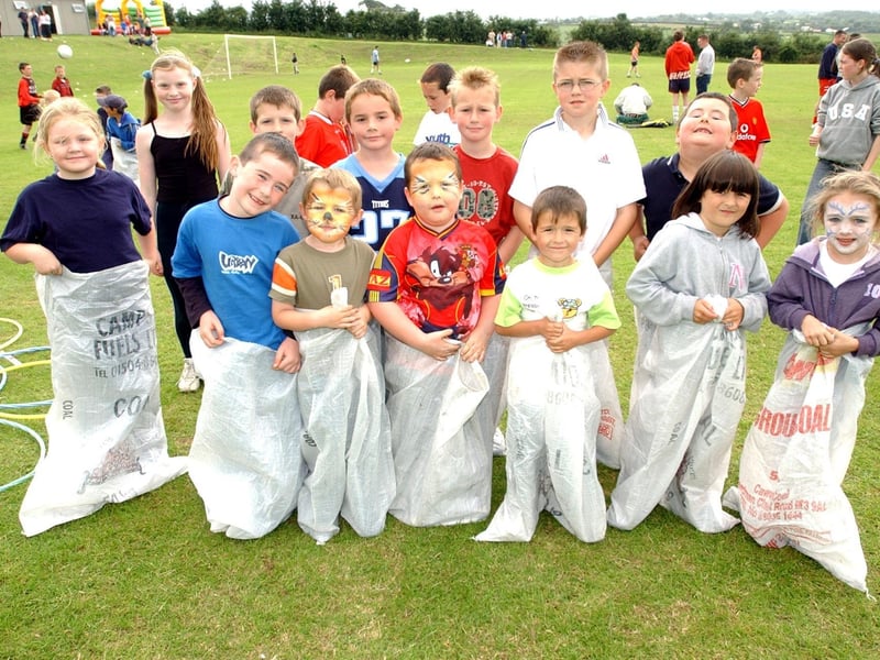 Derry youngsters enjoying summer in August 2003