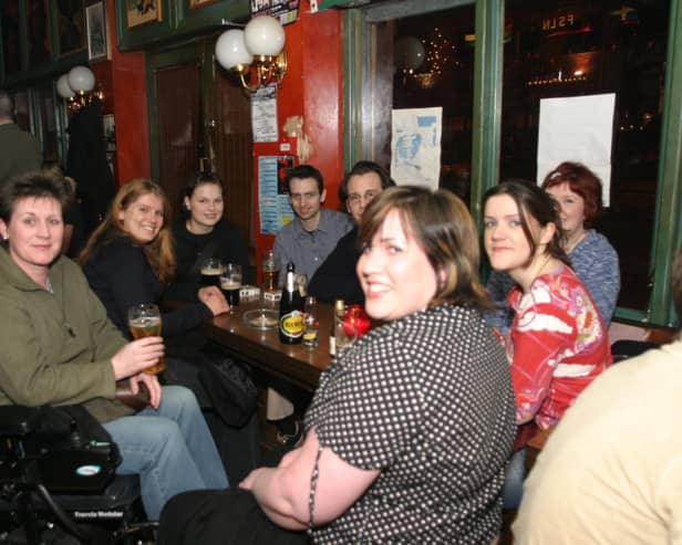 PubEye: Sandinos bar in Derry back in 2004.