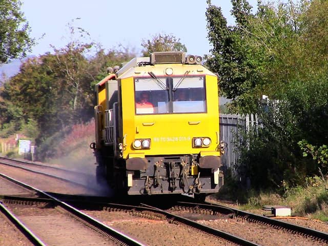 Leaf Busting train,