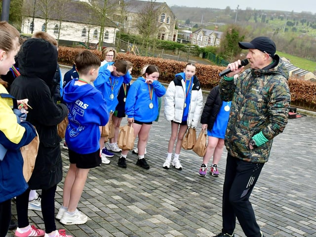 Nailor's Row came alive as children from four local primary schools took part in the second annual Anthony Hegarty 1km Dash.
