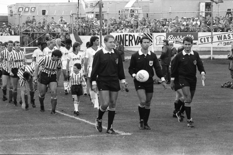 The teams take the field in the first round of the European Cup in 1989.