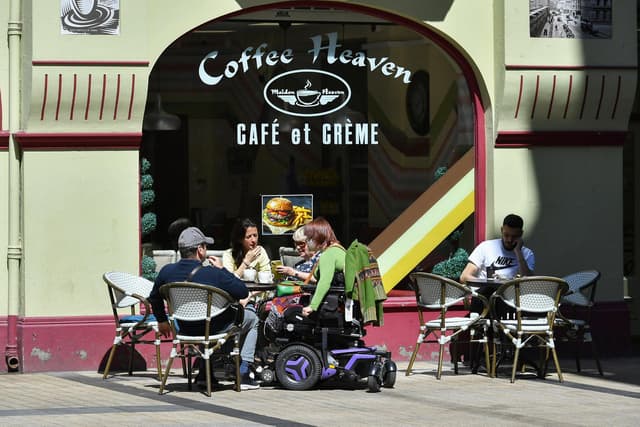 Warm weather and sunny spells to continue in Derry and Donegal