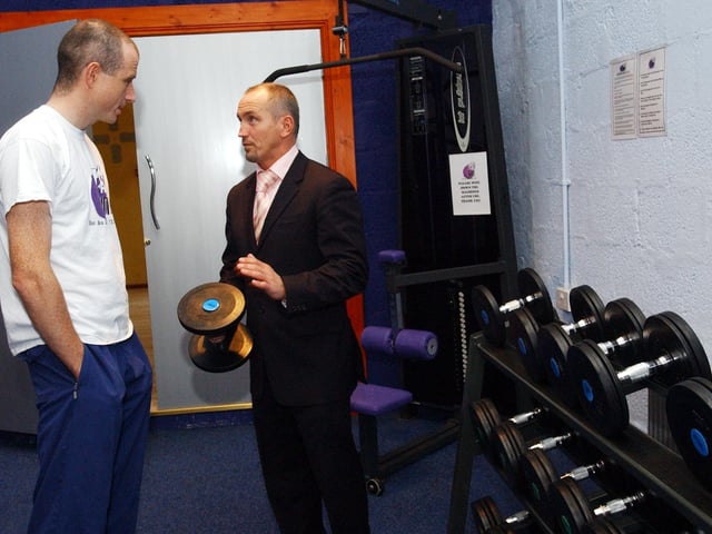 Barry McGuigan chats to The Gym proprieter Peter Doherty when he visited Carndonagh to officially open the new gym. (1211PG02)