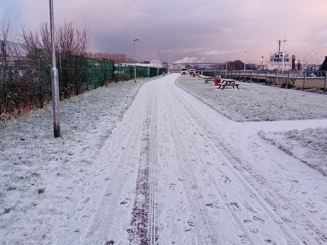 With the cold weather continuing Derry woke to a blanket of white on Thursday morning and the riverfront took on the aspect of a winter wonderland.