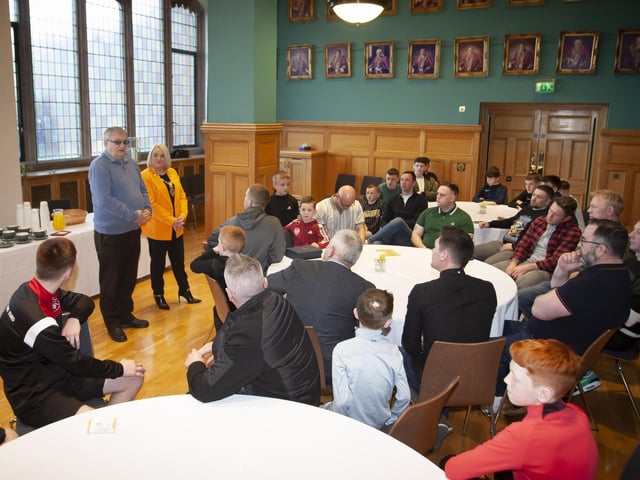 Boxing stalwart Eugene Duffy addresses the attendance at Thursday night’s function in the Guildhall.