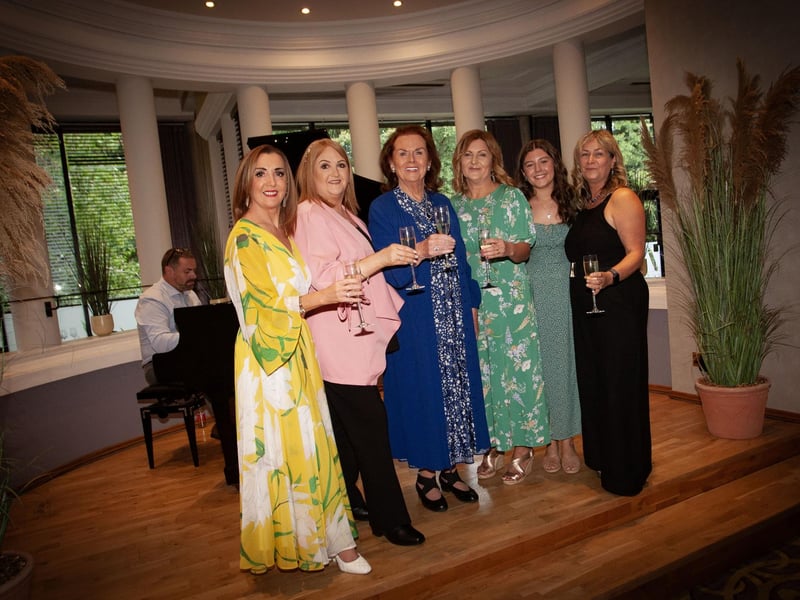 Úna pictured with Isabel McDowell, Ann Marie Hickey, Brenda Ó Somacháin, Kate Ó Somacháin and Caroline Millar.