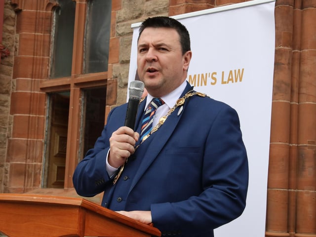 Mayor Ruairí McHugh speaking at the Anti-drugs rally, Guildhall. (Photo - Deirdre Heaney, nwpresspics)