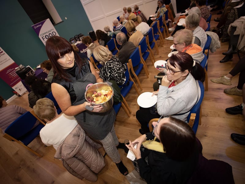 Seana McAirfryer discusses stews with some of the audience at Tuesday night's Masterclass.