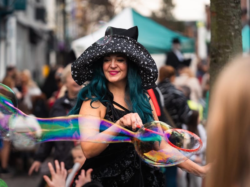 The spirit of Halloween isn’t just in Derry—Strabane is conjuring up its own hauntingly good celebrations! With a thrilling mix of street performances, eerie entertainment, and supernatural spectacles, the town will be transformed into a spooktacular Hallowe’en hub.