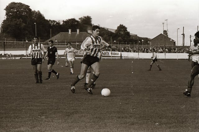 Jacko McDonagh in action during Derry City's friendly with Arsenal in 1987.