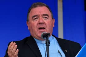 Priest Father Eddie Gallagher. DER2332GS – 24