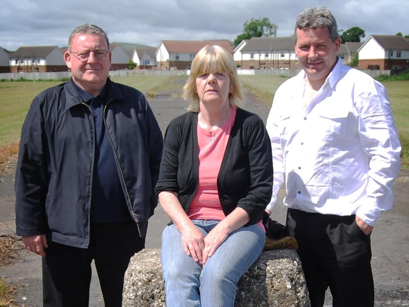 Sinn Fein Councillor, Tony Hassan, (left) is spearheading the campaign to clean up the green area beside the place known locally as the 'Road to No Where', near the Fairview Road in Galliagh. Also involved in the campaign is Lyn McCarron (Galliagh Women's Group) and Ollie Green (Greater Shantallow Community Arts). (2006RTNAQ02)