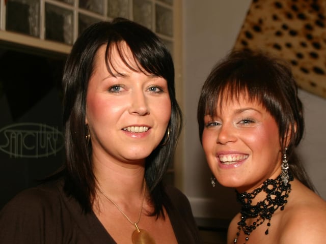 Birthday Girl Shakira Kivlehan pictured with mum Patricia on her 18th Birthday in Bar Zu 440 /dd : Parties and celebrations November 2005: Shakira Kivlehan.