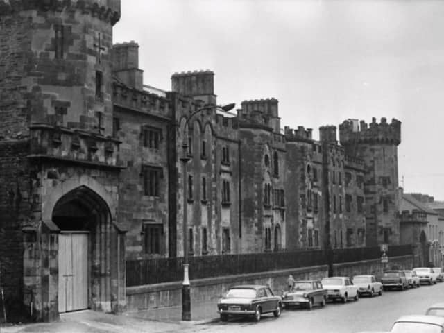 Prior to its closure on March 31, 1953, many a republican had been held faoi ghlas over the years in the old Derry Jail on Bishop Street.