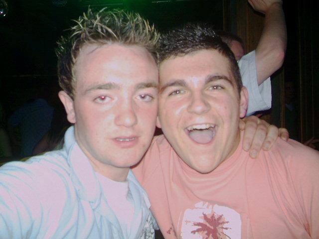 Exif-JPEG-422 : Out Last Night pictures in Derry bars in May 2005.