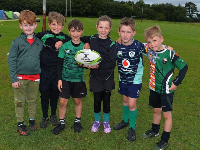 Some of the children who participated in the recent City of Derry Youth Rugby Summer Camp.  Photo: George Sweeney. DER2331GS – 47