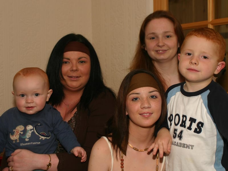 Left to right Tiarnan, Sharon, Laomi Wilma and Caimhin 6946dd : Parties in Derry in July 2005.