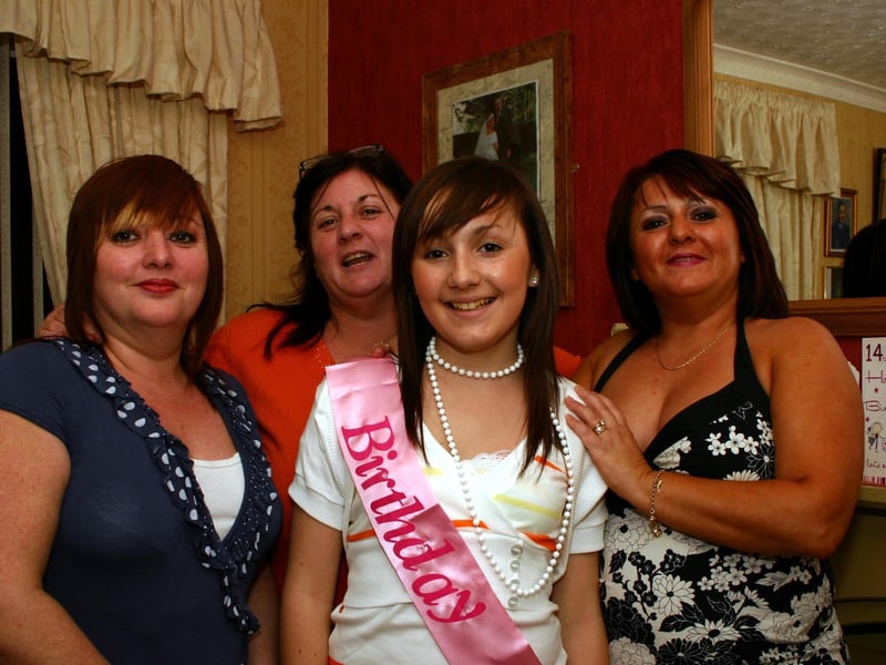 Shauna with Aunties Paula and Geraldine and mum Jackie on her 14th Birthday. 8500/dd : .