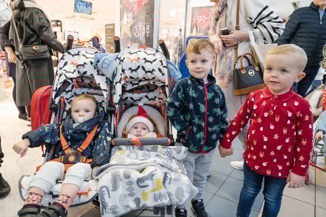 Christmas at Foyleside. Gerard Gormley Photography.