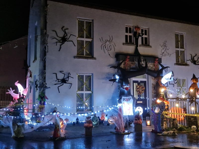 The brilliant Halloween decorations at Ivy Mead Hillocks are drawing crowds and encouraging donations to support the Northlands Addiction Centre.