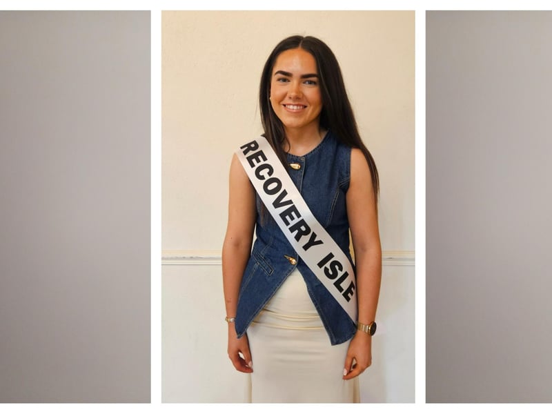 Clonmany Festival Queen finalists. Niamh Devlin - Recovery Isle