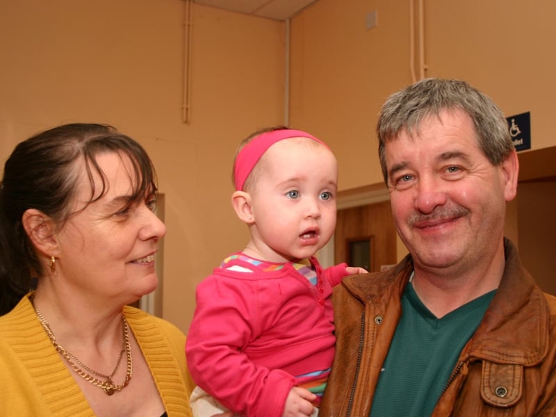 Granda Tommy and Granny Jancinta with Tori Rudd on her 1st Birthday. 8438/dd : .