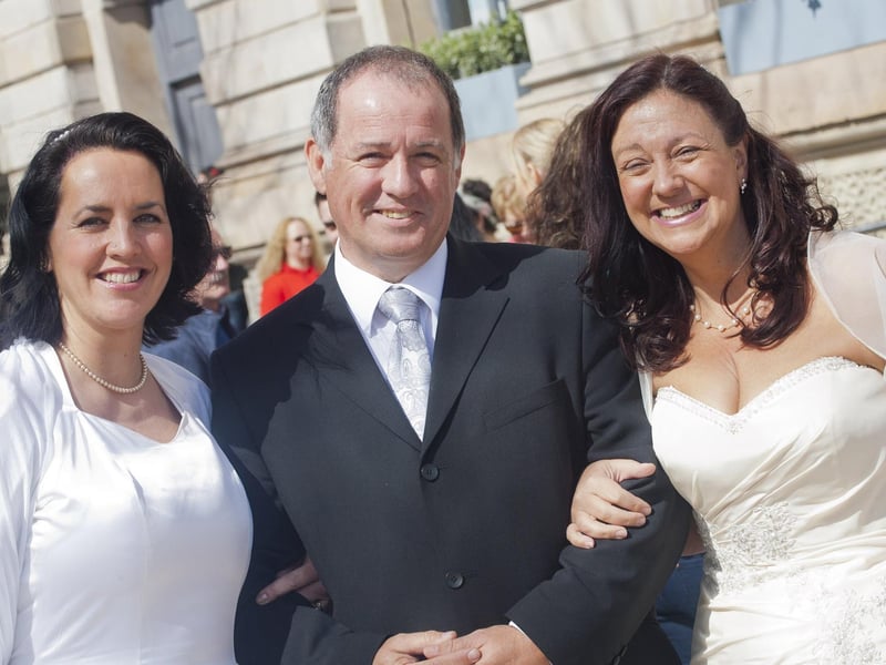 L-R Lynda Meenan, Dan Crowley & Deirdra Doherty, who took part in the world record.
(2804-GMI-05)