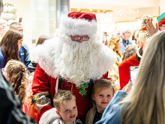 Derry, Northern Ireland. 7 November 2025. Santa arrives at Foyleside Shopping Centre to the cheers of gathered families, marking the official start of the Christmas season. Credit: Aodhan Roberts. : Joyous scenes as Santa arrives at Foyleside Shopping Centre and the festive lights are turned on. Photos: Aodhán Roberts.