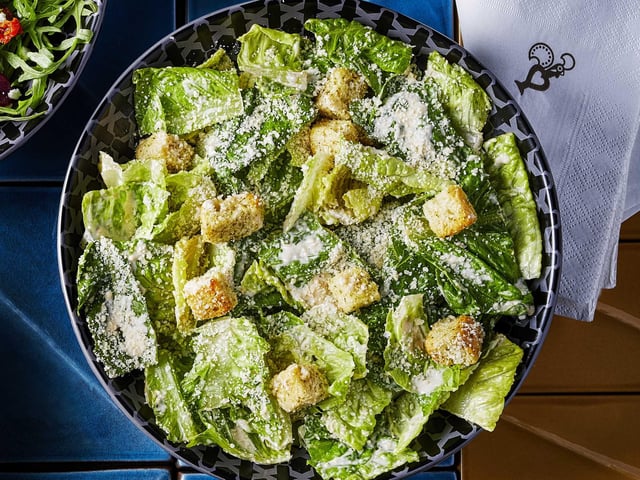 Caesar Salad, 464 kcal, £8.75