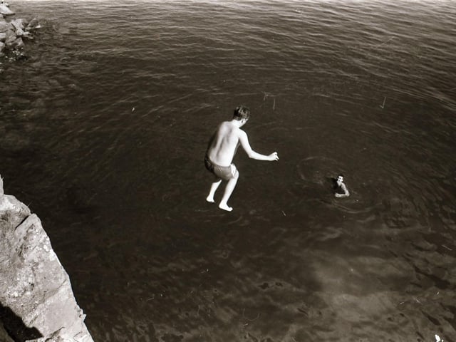 Dare devils take the plunge at Stroove.