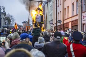 The effigy is set alight at a previous Lundy’s Day parade in Derry. DER4818GS054